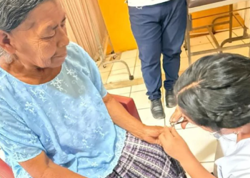 Benefician a adulltos mayores con jornada de cuidado personal./Foto: SOSEP.