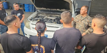 Provial recibe capacitación de mecánica impartida por el Ejército de Guatemala./Provial.