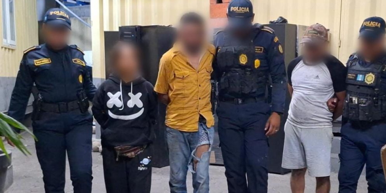 Reacción inmediata permitió detener al principal sospechoso. / Foto: PNC