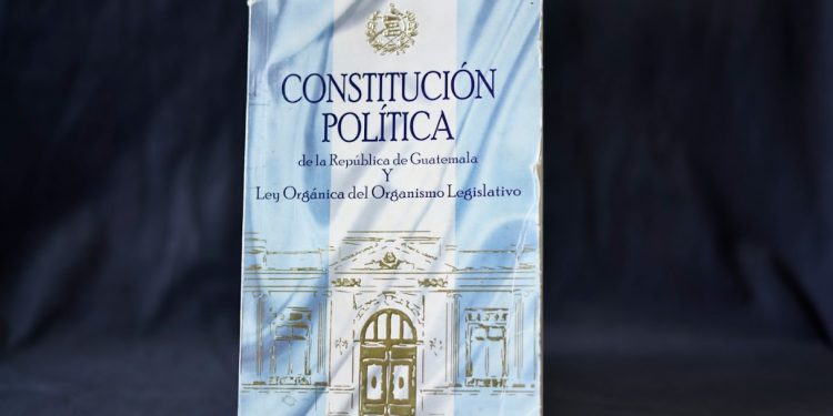 Constitución Política de la República de Guatemala. / Foto: Daniel Ordoñez