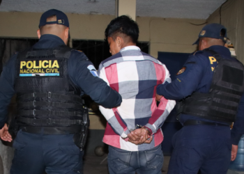 Joselino “N”, fue sorprendido en posesión de un vehículo reportado como robado y vinculado al robo de otro automotor.