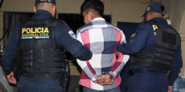 Joselino “N”, fue sorprendido en posesión de un vehículo reportado como robado y vinculado al robo de otro automotor.