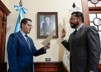 Elvyn Díaz se juramenta como titular de Copadeh. Foto: Noé Pérez.