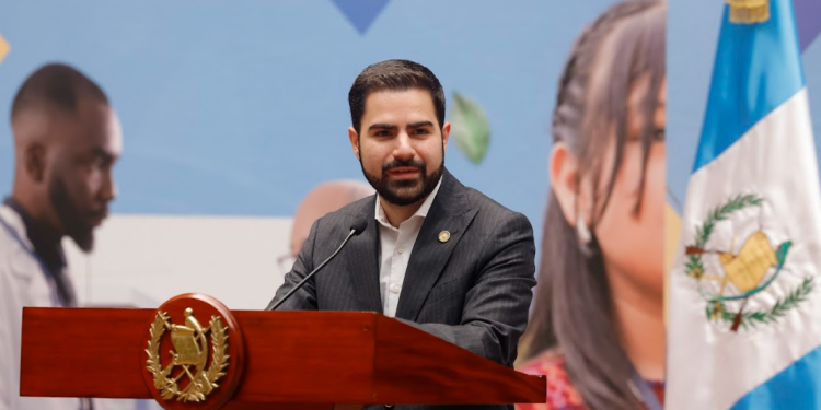 Informe. Santiago Palomo comparte los resultados del informe final de la OEA./Foto: Gilber García.