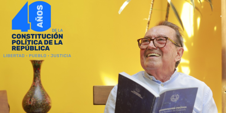 Alfonso Cabrera Hidalgo formó parte de la Asamblea Nacional Constituyente. (Foto: Cortesía)