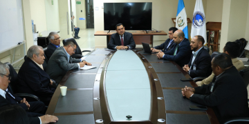 El director general de Transporte y Gretexpa se reunieron para analizar panorama en el transporte./Foto: CIV.