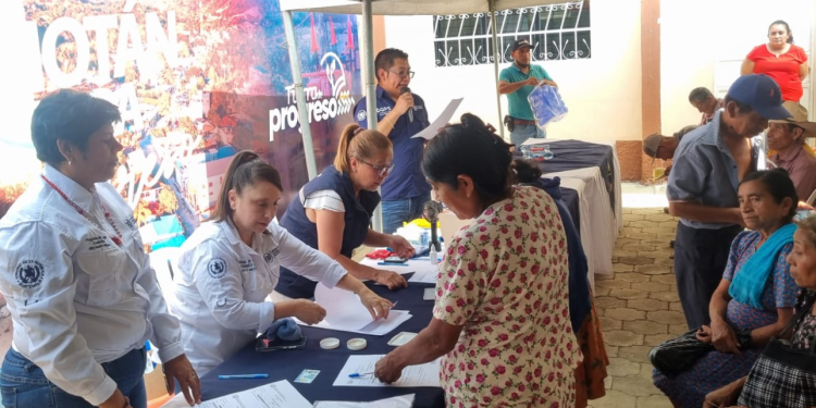 Entregan aporte económico del adulto mayor en Quiché y Chiquimula