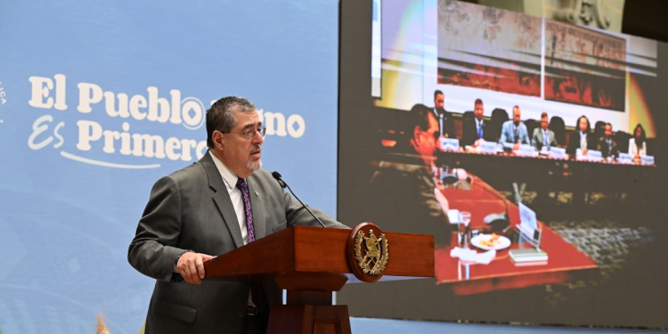 Arévalo subrayó que todos estos avances se realizan bajo una visión técnica y transparente. / Foto: Byron de la Cruz