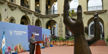 Presidente Arévalo en La Ronda de la semana informó que llevará a cabo una gira oficial por Asia. / Foro: Byron de la Cruz