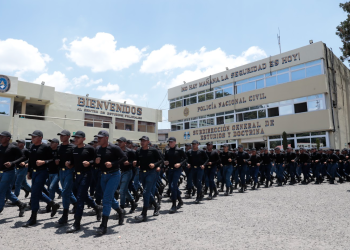 Para muchos, pertenecer a la PNC no es solo un empleo, sino una misión de vida. / Foto: Alex Jacinto.