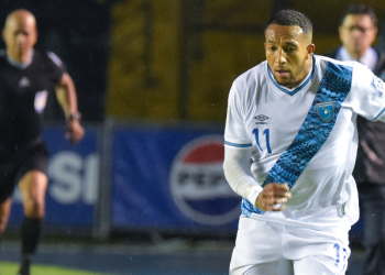 Nathaniel Mendez-Laing ficha por un equipo de cuarta división de Inglaterra