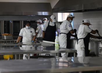 En este espacio, el alimento se convierte en una herramienta clave para el rendimiento académico y físico de los estudiantes. / Foto: Mario Fernando León, DCA.