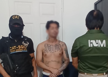 El individuo, de 32 años, fue ubicado en territorio mexicano y entregado a investigadores del Centro Antipandillas Transnacional (CAT-PNC. / Foto: PNC
