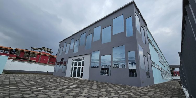 Servicios de salud y de tecnología mejoran con cambios estructurales