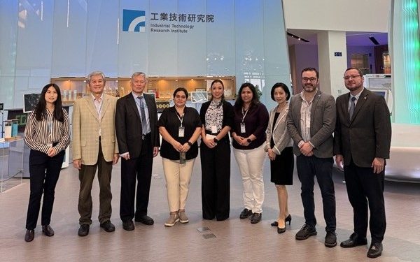 La delegación guatemalteca que viajó a Taiwán para conocer el ecosistema de semiconductores de ese país asiático.