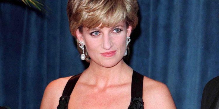 Diana de Gales fue reconocida mundialmente por su filantropía y estilo único de vestuario. / Foto: Vanity Fair.