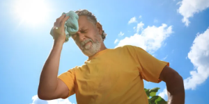 Es necesario protegerse de golpes de calor y radiación solar. / Foto: Meteored.