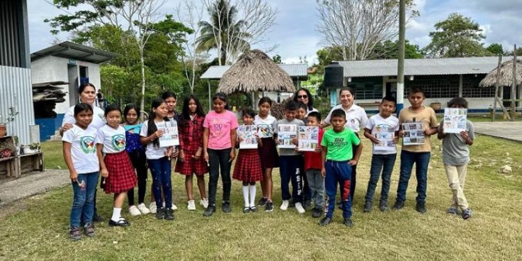 Estudiantes de Petén fortalecen sus conocimientos en cuidado de la salud. / Foto: MSPAS.