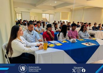 Jóvenes debaten sobre ciudanía y participación política en Escuintla