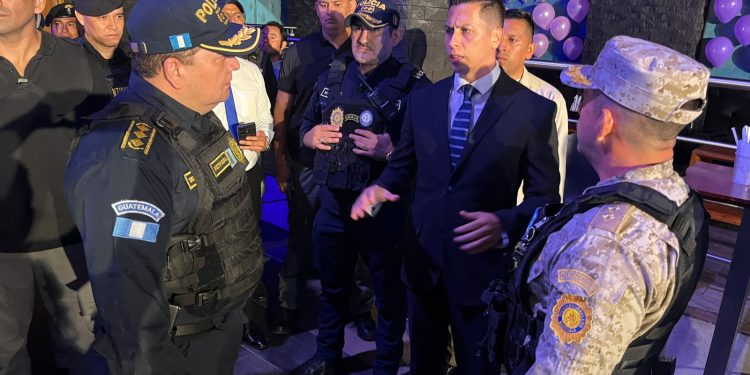 Supervisión directa en centros nocturnos. Foto: Mingob