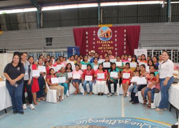 Clausuran programa Beca Social Artesano en Quezaltepeque