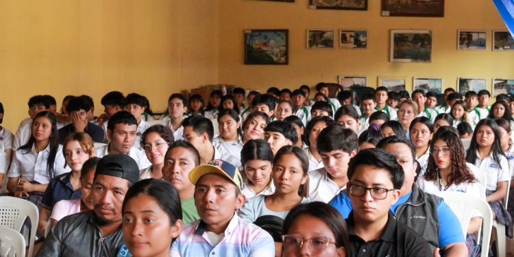 Becas por Nuestro Futuro en Suchitepéquez, un paso hacia la modernidad y el desarrollo