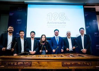 Un concierto de marimba dio el toque musical en la conmemoración de 195 años de relaciones diplomáticas entre Chile y Guatemala.