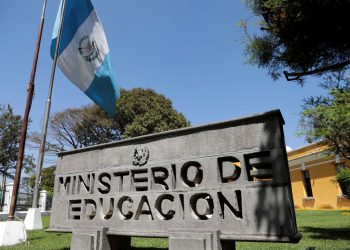 El Ministerio de Educación emite regulaciones para los distintos bonos que se otorgan a personal de esa cartera.