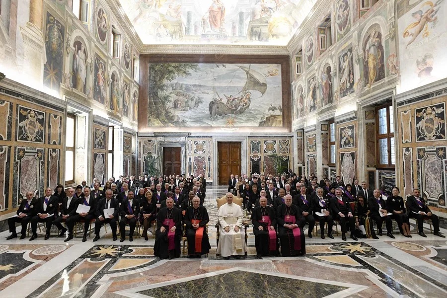 El papa León XIV, durante su reunión con diplomáticos acreditados ante la Santa Sede.