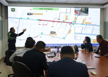 Coordinan tránsito y trabajos en calle Martí y calzada José Milla y Vidaurre. / Foto: CIV.