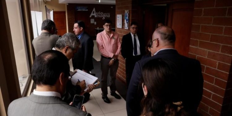 Someten a pruebas a los candidatos a directores titular y suplente del Directorio de Competencia.