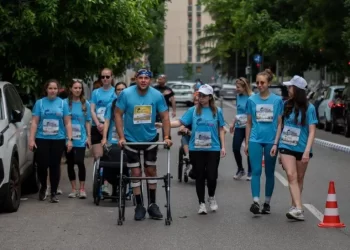 Paciente parapléjico vuelve a andar gracias a la neuroestimulación de la médula