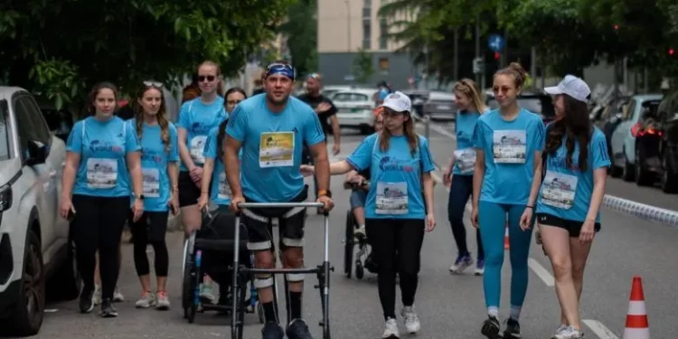 Paciente parapléjico vuelve a andar gracias a la neuroestimulación de la médula