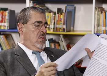 Presidente Arévalo invita a participar en “fiesta de las letras”