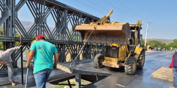 Los trabajos en el puente Santiago incluyeron el reemplazo de seis planchas de acero.