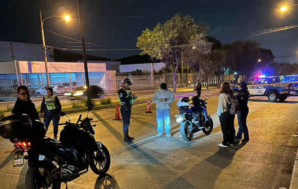 Tránsito de la PNC continúa imponiendo multas por carreras clandestinas y carencia de documentos. / Foto: PNC.