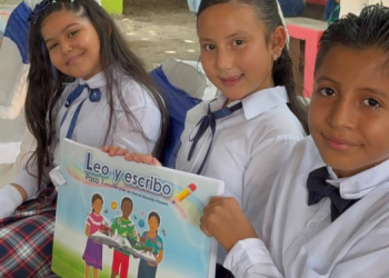 Valija didáctica es una valiosa herramienta en el proceso de enseñanza-aprendizaje. / Foto: Mineduc.