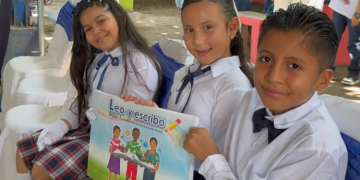 Valija didáctica es una valiosa herramienta en el proceso de enseñanza-aprendizaje. / Foto: Mineduc.