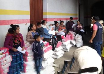 Vecinos de Totonicapán aprenden a preparar menús utilizando la asistencia alimentaria del MAGA. / Foto: MAGA.