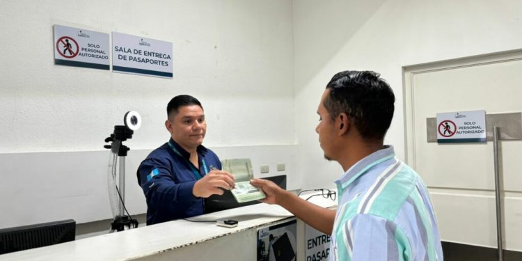 Migración brinda atención normal en sedes de emisión de pasaportes