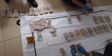 Decomisan suma de dinero en efectivo durante operativo contra las extorsiones. / Foto: PNC.