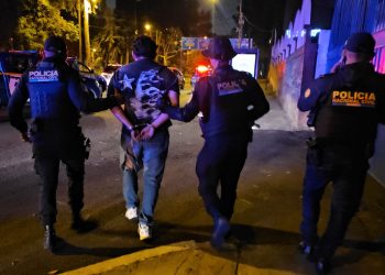 El conductor fue identificado como José Pablo Ramírez Esquivel, de 26 años, quien manejaba un BMW Serie 1, modelo 2013 en evidente estado de ebriedad. / Foto: PNC