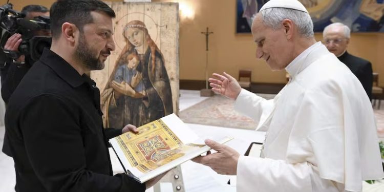 El pasado domingo, el papa León XIV sostuvo una reunión con el presidente ucraniano Volódimir Zelenski en el Vaticano.