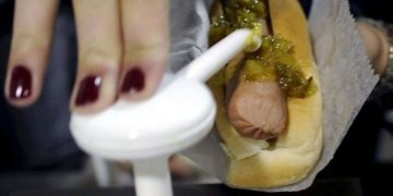 Estudio encuentra relación entre consumo de alimentos ultraprocesados y priméros signos de párkinson.