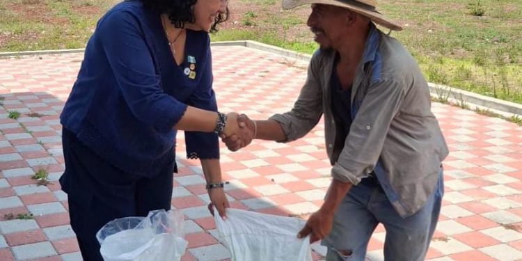 Entregan semillas a agricultores de Agua Blanca, Santa Catarina Mita y Asunción Mita