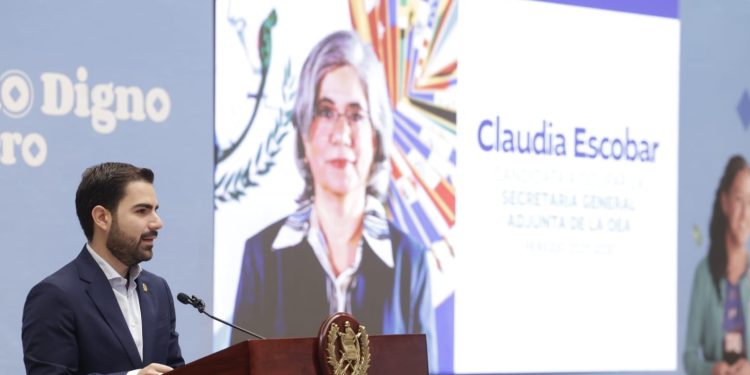 La embajadora Claudia Escobar es candidata a la Secretaría Adjunta de la OEA.
