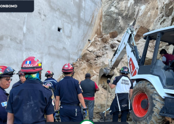 Derrumbe cae sobre areneros. / Foto: Asonbomd.