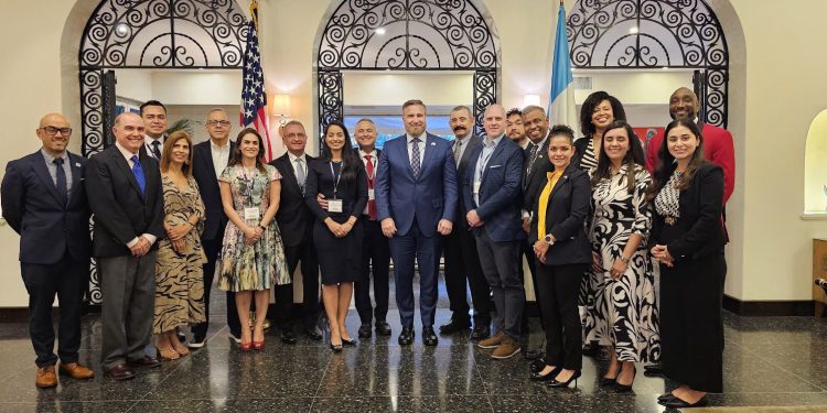 Empresarios de Florida arriban a Guatemala. / Foto: Embajada de Estados Unidos en Guatemala.