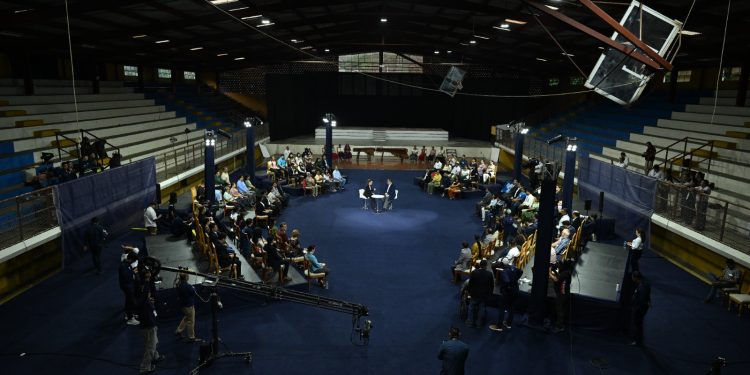 Diálogo Abierto: Presidente brinda detalles sobre acciones para alcanzar el desarrollo en Alta Verapaz