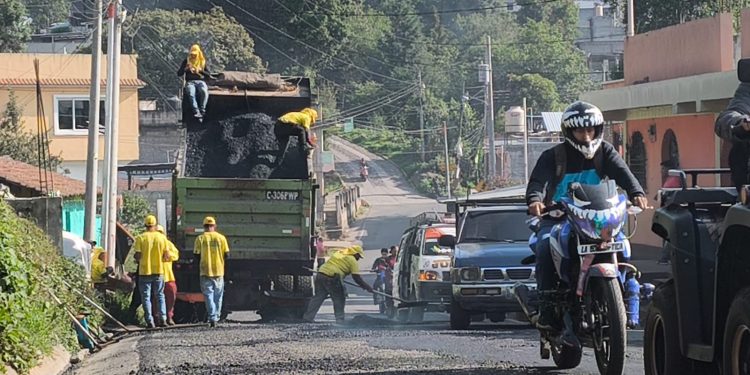 Supervisan área de bacheo en la Ruta Nacional 12 Norte que conduce al altiplano Marquense